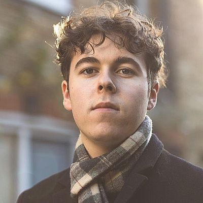 photograph of pianist and conductor, Angus Webster who has performed at Chester Music Society's Celebrity Concert series.